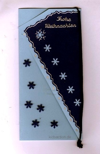 schräg mit Schneeflocken